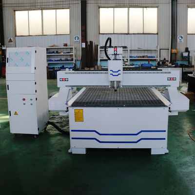 Machine de routage CNC professionnelle pour la fabrication de portes de meubles 1300*2500mm