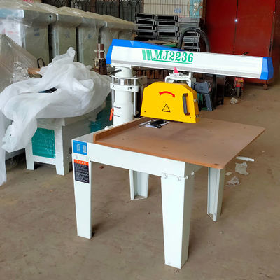 Scie à traction universelle pour le travail du bois Max. largeur de travail 640 mm Taille de coupe de scie 640*110 mm