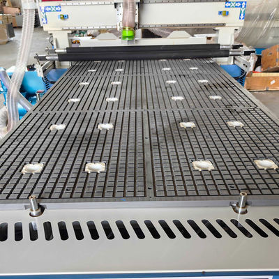 4 axes MDF CNC de coupe de bois routeur 1325 avec 2500 mm Voyage axes Y et contrôle CNC