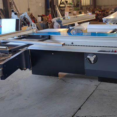 Table coulissante de scie de travail du bois Largeur de coupe maximale 1300 mm Longueur maximale de la pièce 3200 mm