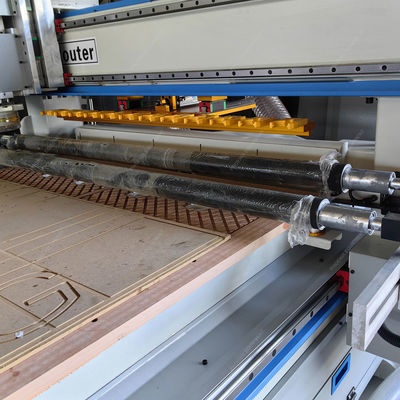Machine de tournage et de fraisage CNC polyvalent Taille de la table de travail 1300 × 2500