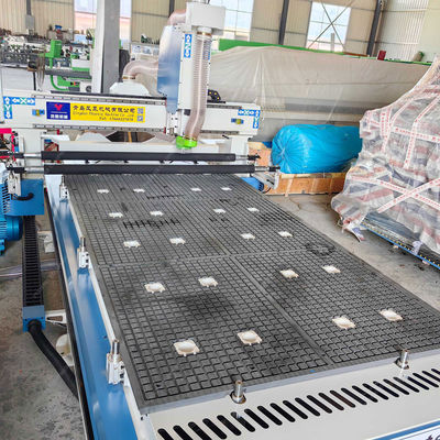 Routeur CNC de sculpture en bois de poids de 1700 kg avec fonctions horizontales de forage et de forage