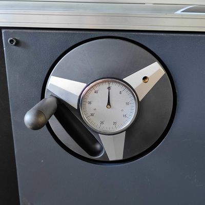 Mobilier MJ6132 Serre à 45 degrés et panneau coulissant circulaire