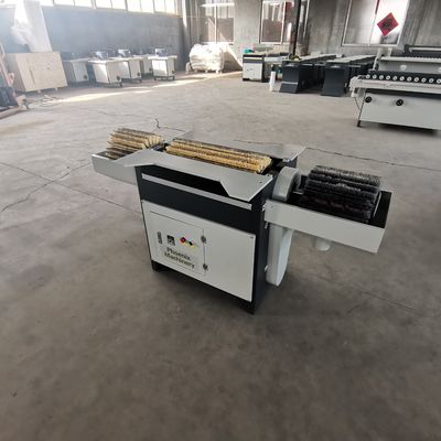 Machine de ponçage à la brosse en bois massif pour porte d'armoire de meubles