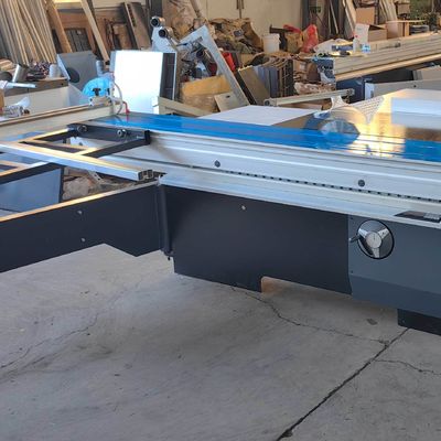 Mobilier MJ6132 Serre à 45 degrés et panneau coulissant circulaire