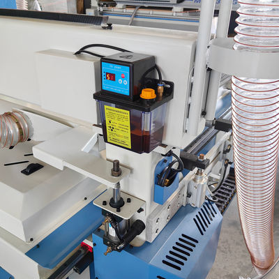 Fabrication d'une usine de découpe de sciure à bois à lames multiples avec routeur CNC à bois à 3 axes