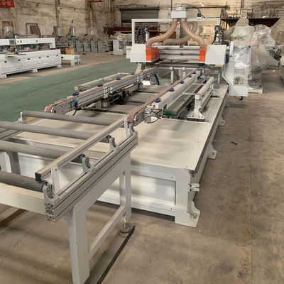 Machine à découper les panneaux de bois à quatre côtés