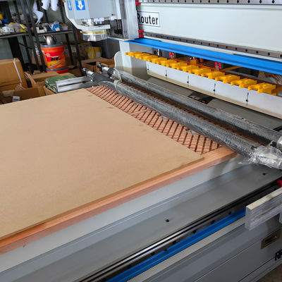 Routeur CNC de travail du bois à haute vitesse à 6 broches pour la sculpture et la gravure 3D