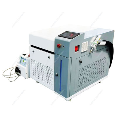 Puissance maximale de sortie soudeur laser portatif de 1500 W pour applications de soudage de précision