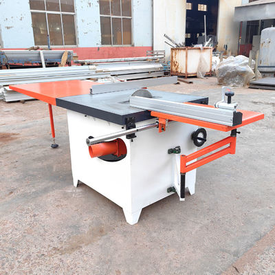Scie circulaire de table de travail du bois avec une table coulissante