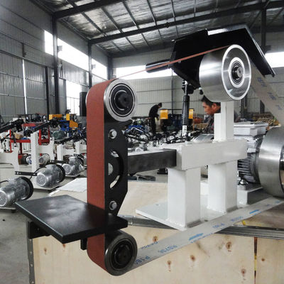Puissance 2,2 kW Machine de broyage à bande industrielle pour les opérations de ponçage et de polissage