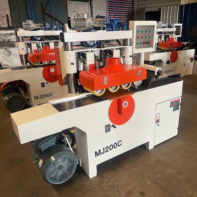 Machine à scier automatique à coupes multiples pour la coupe de bois de précision et l'efficacité