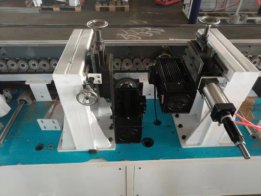 Facile à utiliser Machine à fonder à planer pour la fabrication de meubles