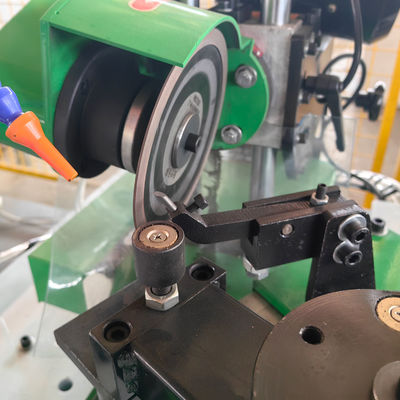 Machine de broyage PM870D facile à utiliser pour l'affûtage universel des lames de scie circulaire