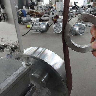 Le soudage à l'arc, le ponçage à la couture avec machine à poncer à plan vertical PMS1200 et courroie de ponçage