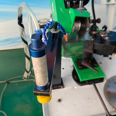 Machine de broyage PM870D facile à utiliser pour l'affûtage universel des lames de scie circulaire