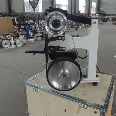 Machine de meulage à bande abrasive universelle de petite vitesse pour pièces de coulée métallique PMS1200