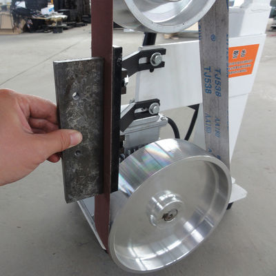 Machine de meulage à bande abrasive universelle de petite vitesse pour pièces de coulée métallique PMS1200
