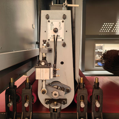 Machine automatique de débroussaillage des métaux pour l'arrondissement des bords et l'élimination des oxydes