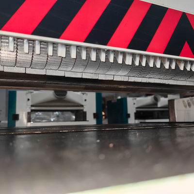 MB106 Effettivité élevée Épaississeur automatique de planche à rouleaux pour travaux lourds de 4 kW