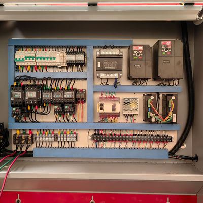 Machine de ponçage des métaux Défonçage automatique du bord pour accroître la productivité