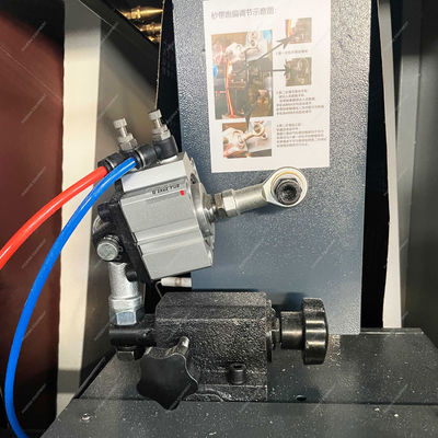 Machine de ponçage des fils en acier inoxydable pour le dessin et le polissage des plaques de fer