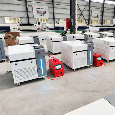Soudeuse portative à source laser à fibres pour la réparation portable de métaux en acier inoxydable