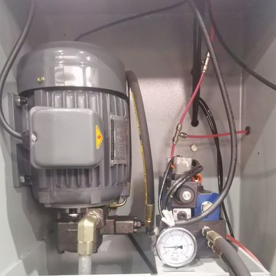 Machine automatique de broyage à lame de scie circulaire en alliage CNC pour affûter le dessus et la face