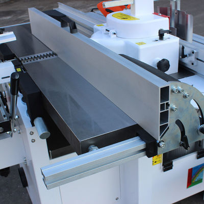 Machine combinée multifonctionnelle de travail du bois pour le traitement du bois dans les restaurants