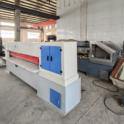 Machine de découpe de panneaux de bois avec conception lourde et fonction automatique MJB318