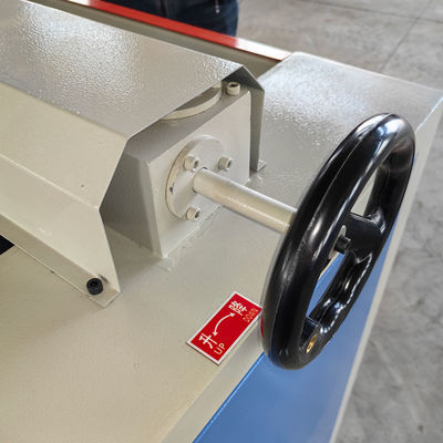 2.2kw Machine à colle pour le travail du bois pour l'assemblage de grands panneaux dans les ateliers de matériaux de construction