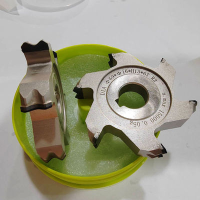 Coupeuse de fraisage légère pour outil de travail du bois entièrement automatique Centre d'usinage CNC
