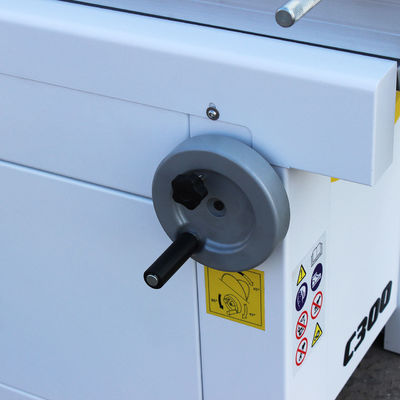Vitesse de rotation de l'arbre 2000/3100/4400/7000 to/min pour la machine combinée de travail du bois C300