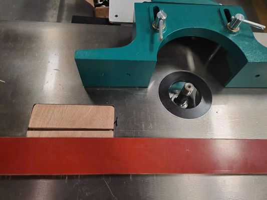 150 kg machine de fraisage à broche coulissante L'outil ultime pour les professionnels du travail du bois