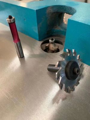 150 kg machine de fraisage à broche coulissante L'outil ultime pour les professionnels du travail du bois
