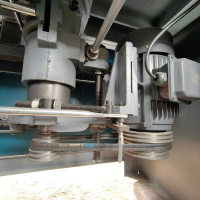600 kg Machine de moulage automatique à broche pour la transformation rapide et lisse du bois