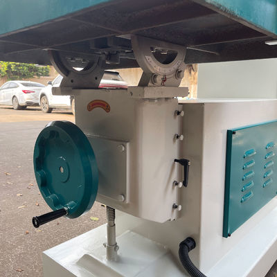 Facile à utiliser MX5068 Machine de fraisage de moule à broche unique verticale pour le bois