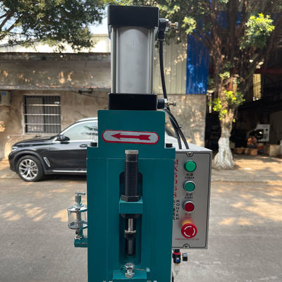 Facile à utiliser MX5068 Machine de fraisage de moule à broche unique verticale pour le bois