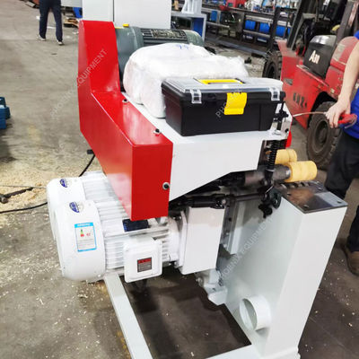 Facile à utiliser machine de formage de barres rondes pour la coupe du bâton de balai et le traitement du bois