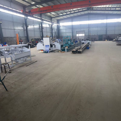 Machine à décharger les dents à la tige circulaire pour la fabrication de poignées de balai en bois