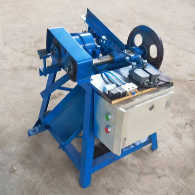 Machine de filetage en bois avec fonction de visage sur mesure de mini balais en bois