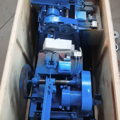 Machine de filetage en bois avec fonction de visage sur mesure de mini balais en bois