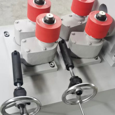Machines de fraisage automatiques à tige ronde à alimentation en bois massif