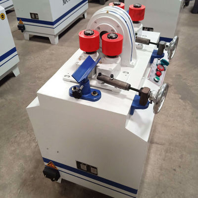 Vitesse d'alimentation de l'engrenage à double traction de 3 à 5 m/min dans les machines de travail du bois pour tiges rondes