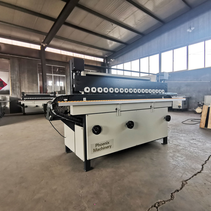 Machine de polissage automatique pour la surface lisse du bois