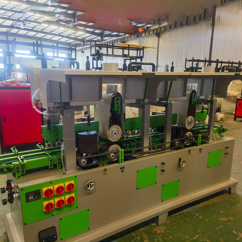 PS8130 Machine de ponçage à polissage à 4 côtés pour pièces de bois dans les ateliers de matériaux de construction