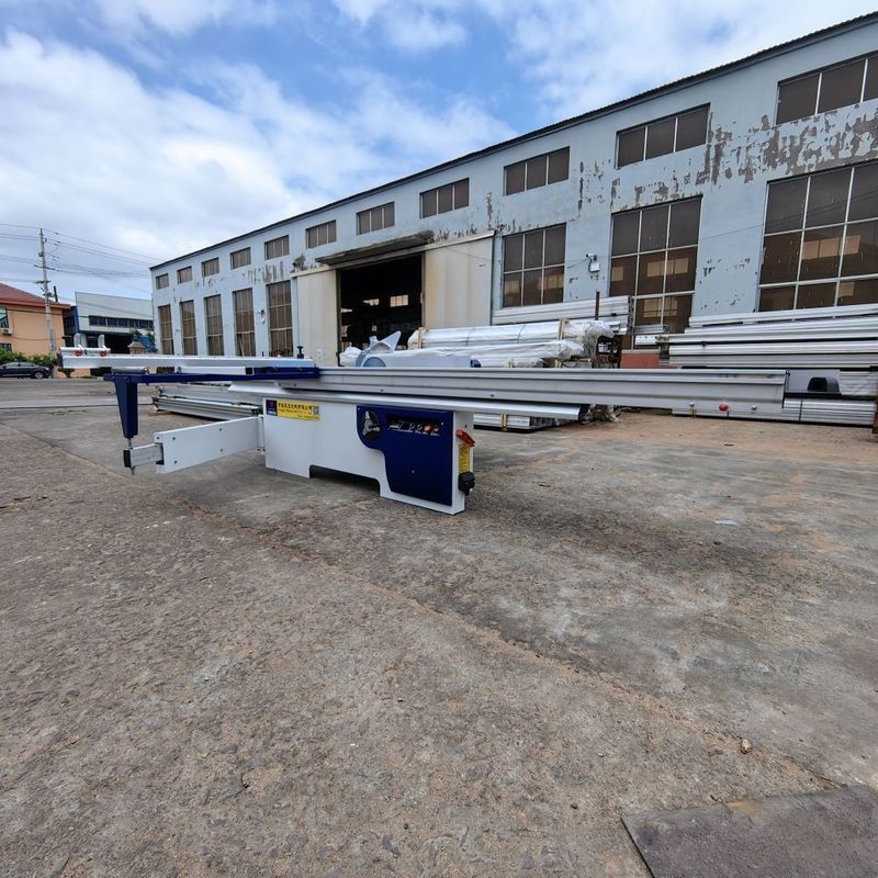 Travaux de construction 1300 mm Table coulissante Panneau de scie machine à coudre avec 3200X375MM Taille de table