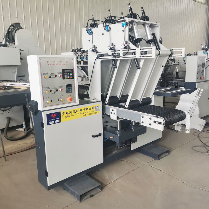 Machine à coudre à bande horizontale pour la production de travail du bois