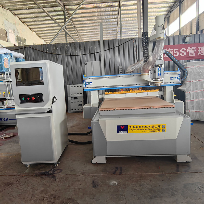 PK1325 ATC entièrement automatique de changement d'outil routeur de bois 3 axes CNC routeur pour meubles en bois