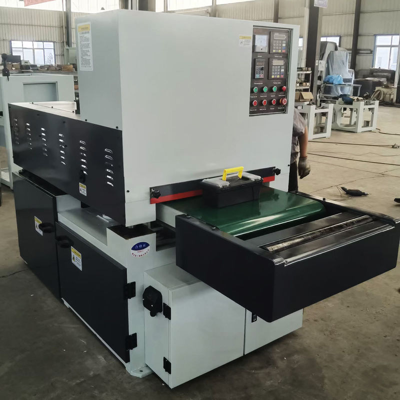 Machine à plancher en bois à double face avec un diamètre de rouleau de planchage de 630 mm et une puissance de 11 kW*2